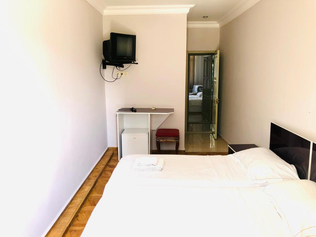 Hotel Dolphin Batumi Ngoại thất bức ảnh