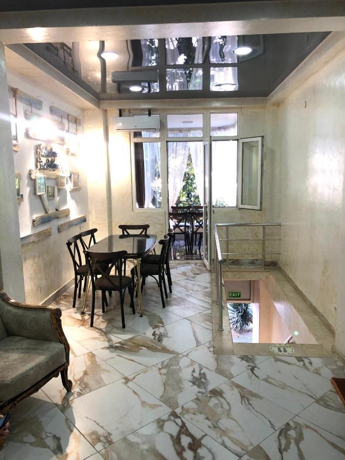 Hotel Dolphin Batumi Ngoại thất bức ảnh