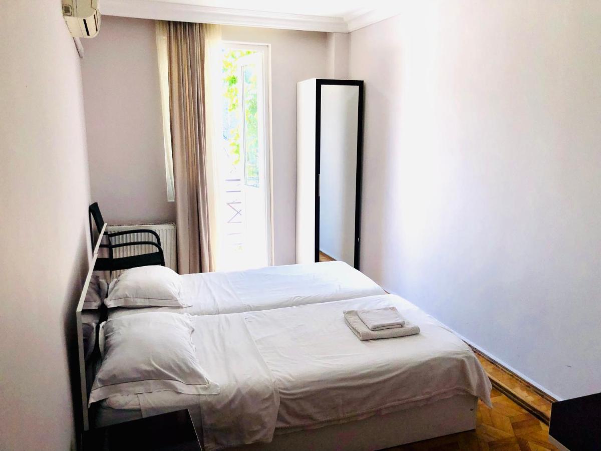 Hotel Dolphin Batumi Ngoại thất bức ảnh
