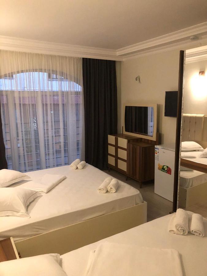 Hotel Dolphin Batumi Ngoại thất bức ảnh