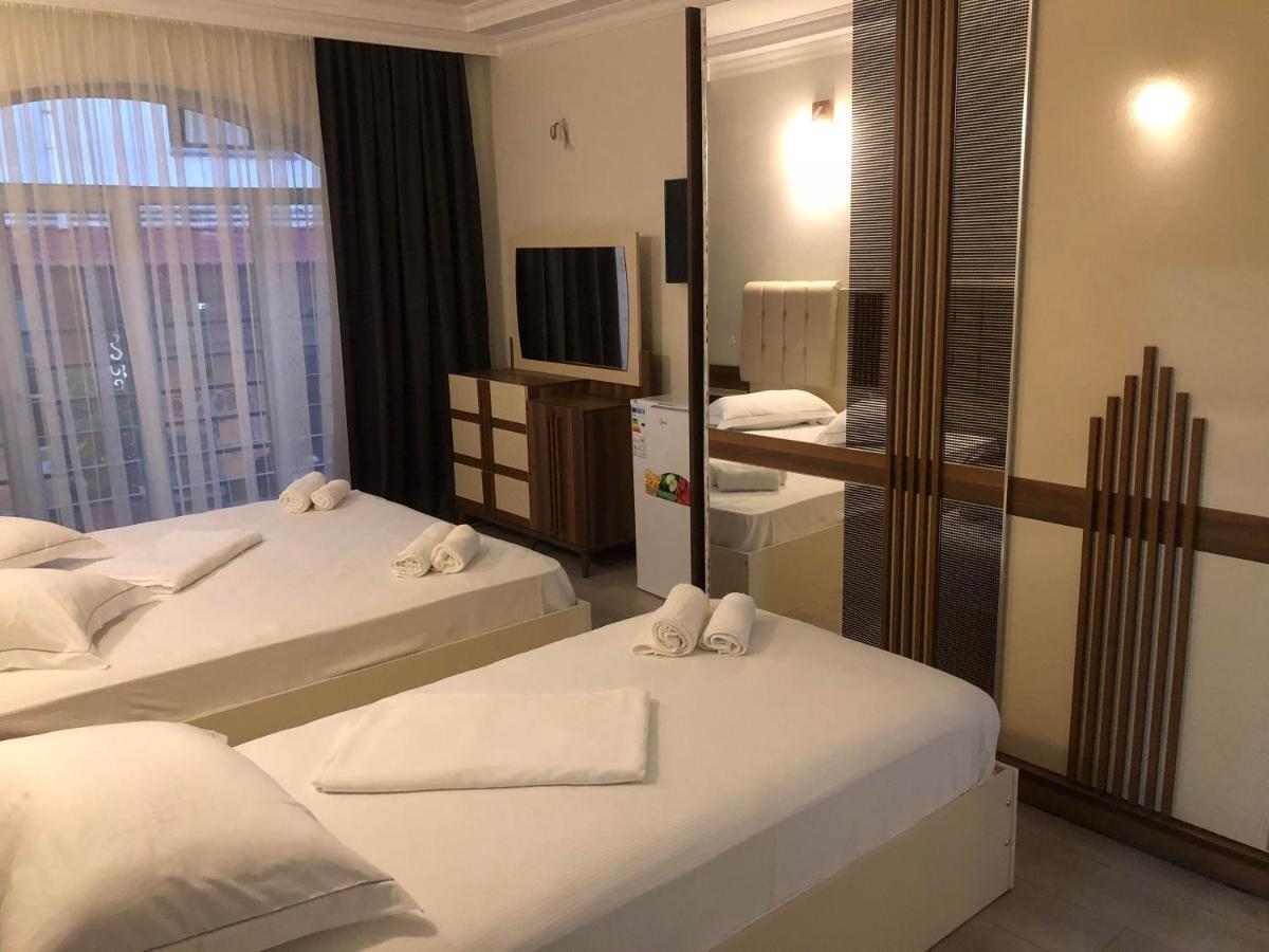Hotel Dolphin Batumi Ngoại thất bức ảnh