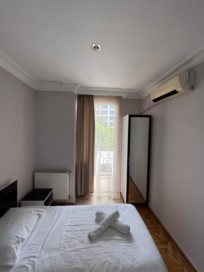 Hotel Dolphin Batumi Ngoại thất bức ảnh
